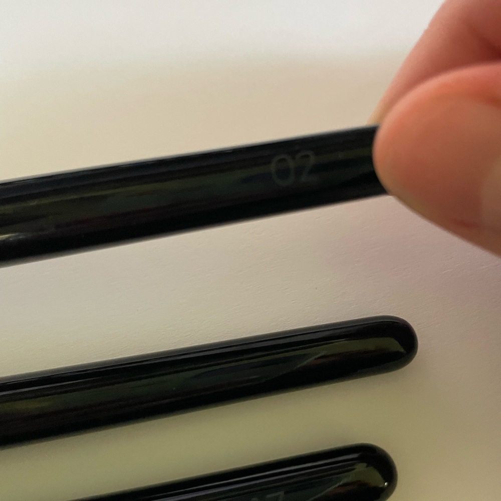 Wayne Goss Assorted Brush Set - Black Handles - Picture 9 of 10